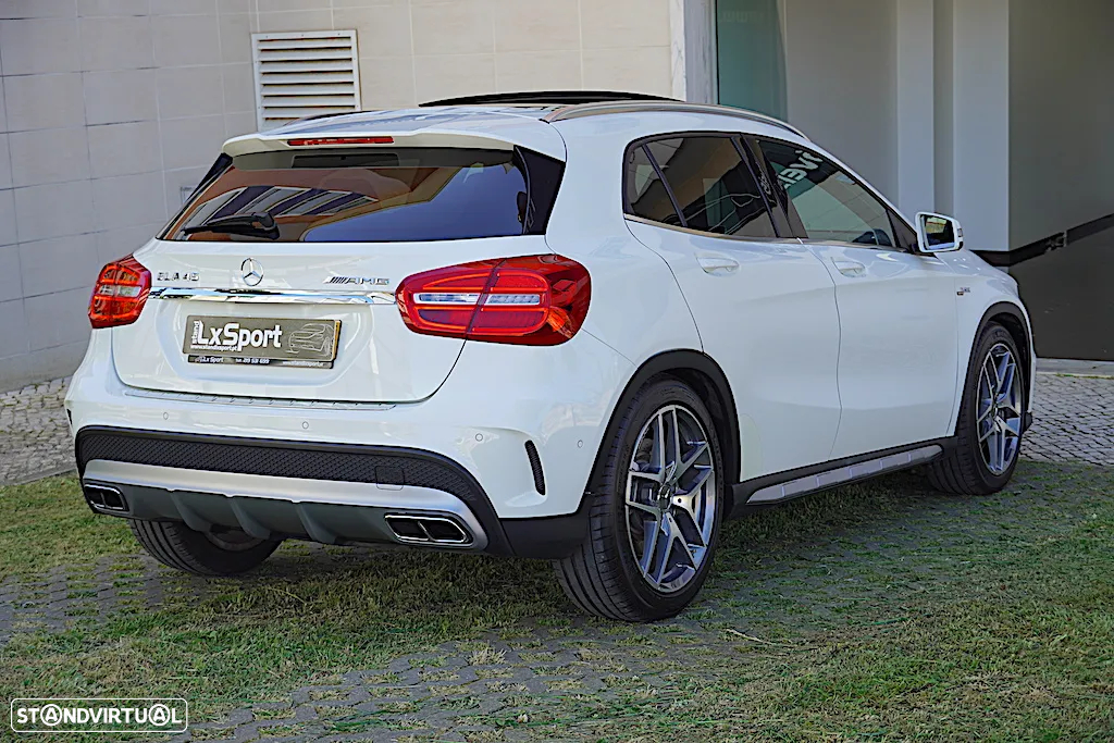 Mercedes-Benz GLA 45 AMG 4-Matic - 9