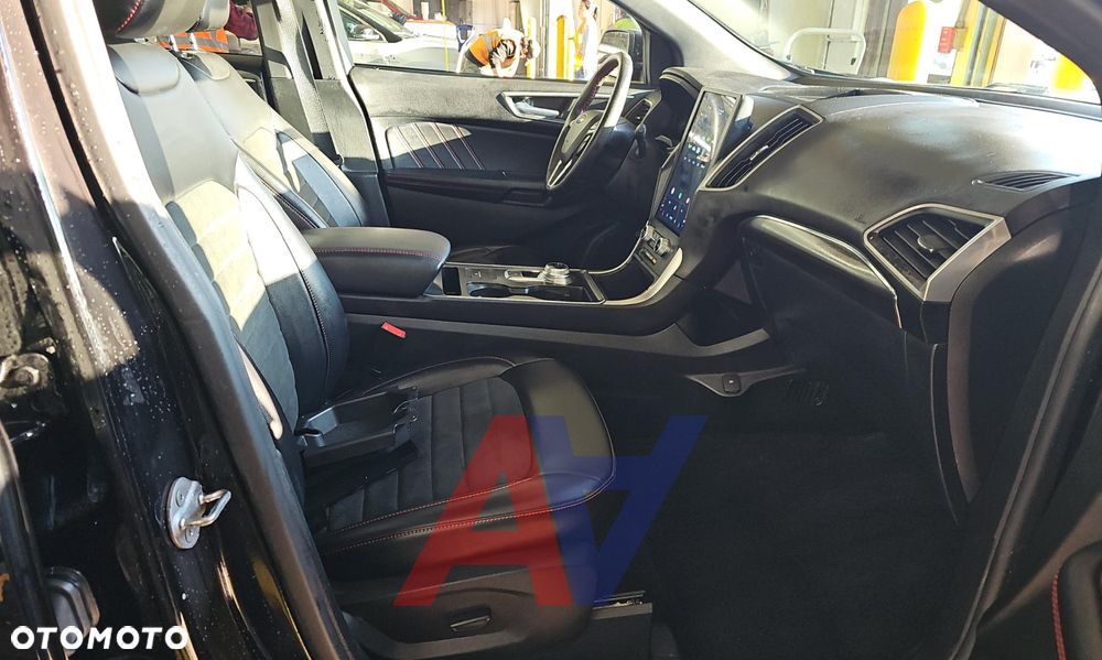 Ford Edge - 11