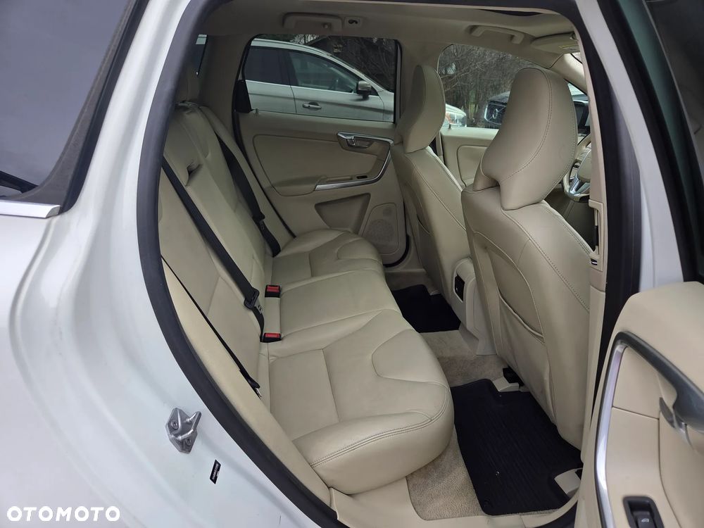 Volvo XC 60 T5 Drive-E Momentum - 13