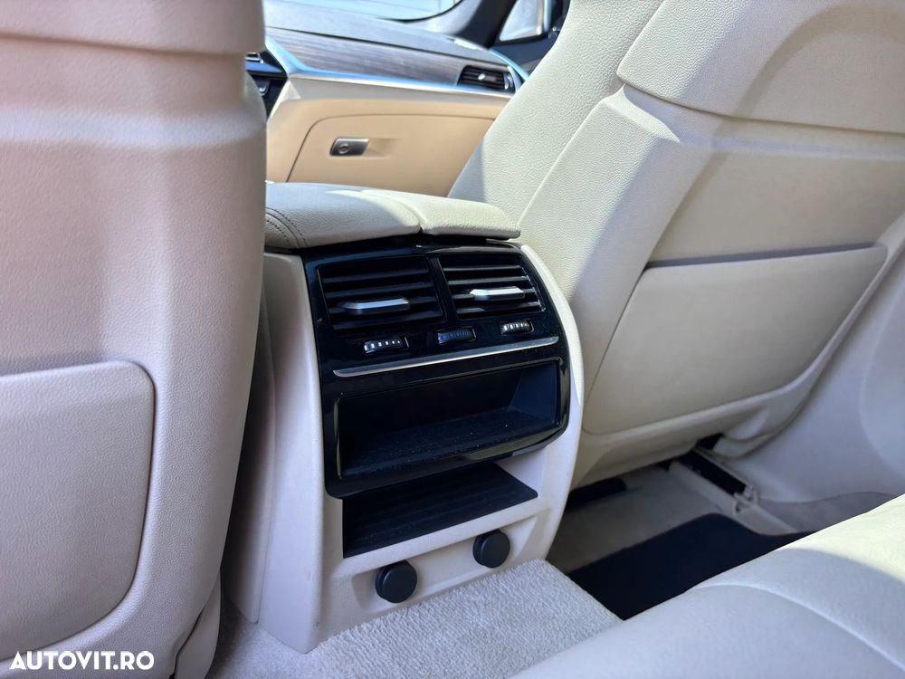 BMW Seria 5 530d xDrive Aut. - 29