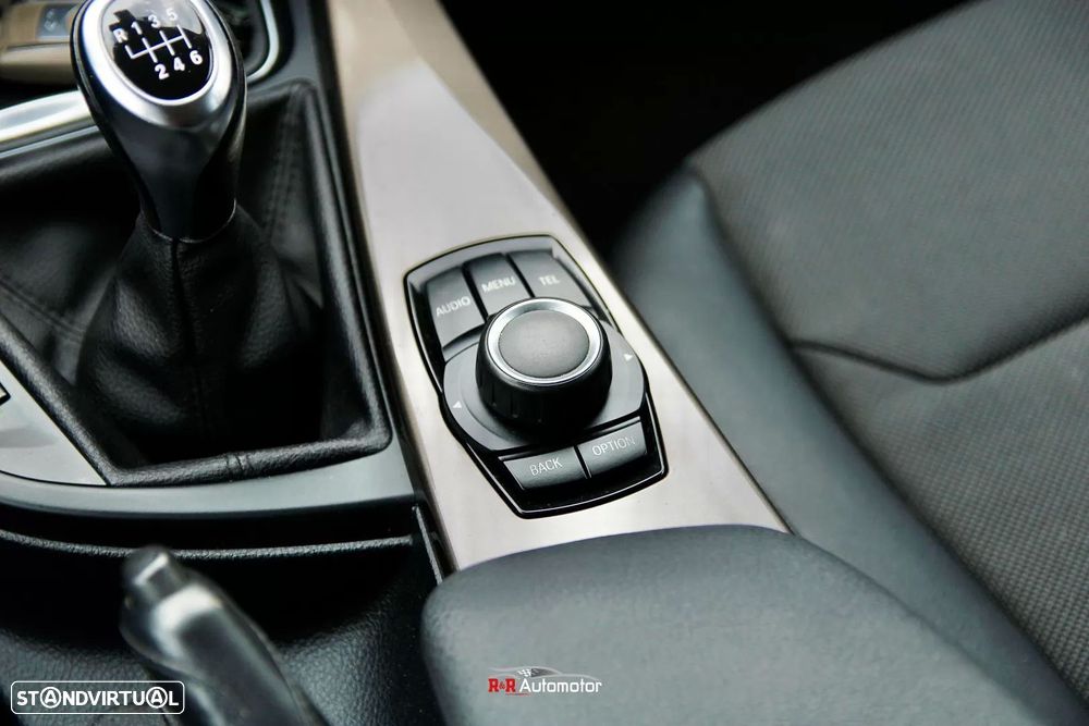 BMW 320 d EfficientDynamics Line Modern — fotografia 25