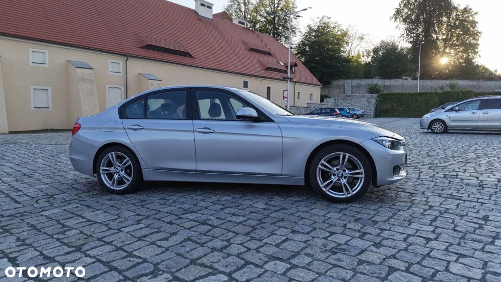 BMW Seria 3 ver-318d - 5
