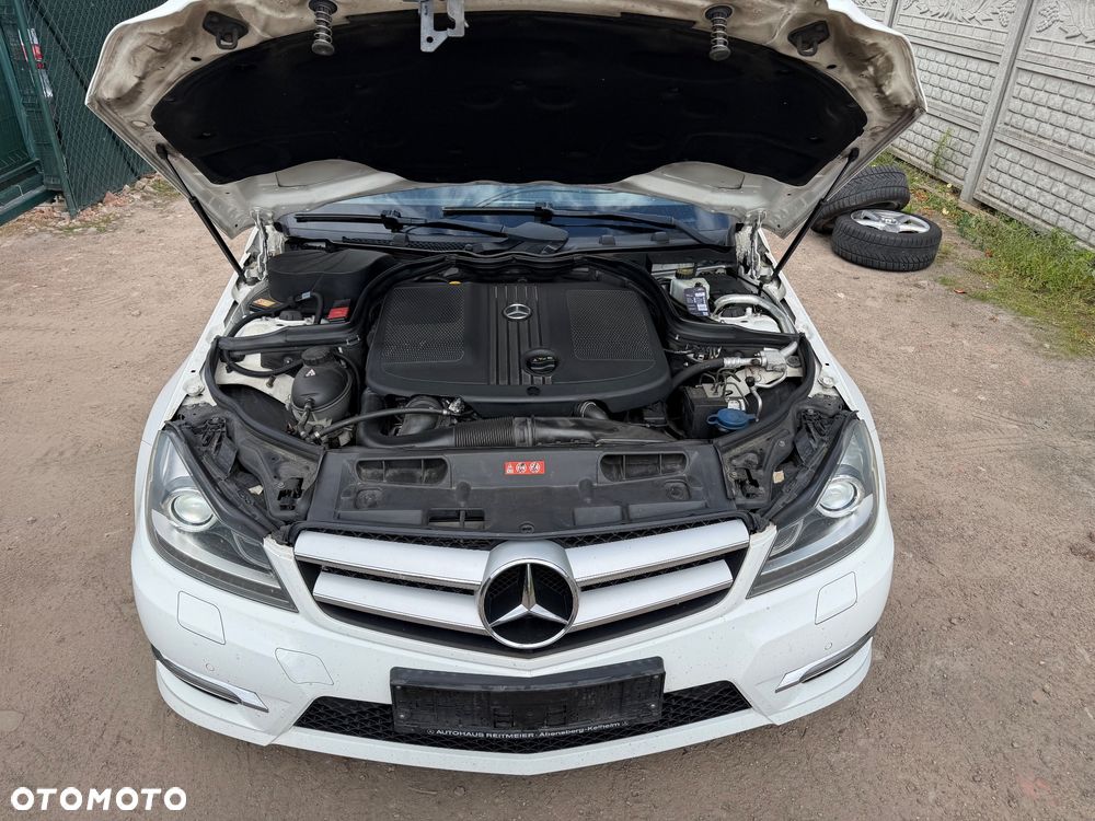 Mercedes-Benz Klasa C 220 CDI DPF BlueEFFICIENCY 7G-TRONIC Edition 1 - 36
