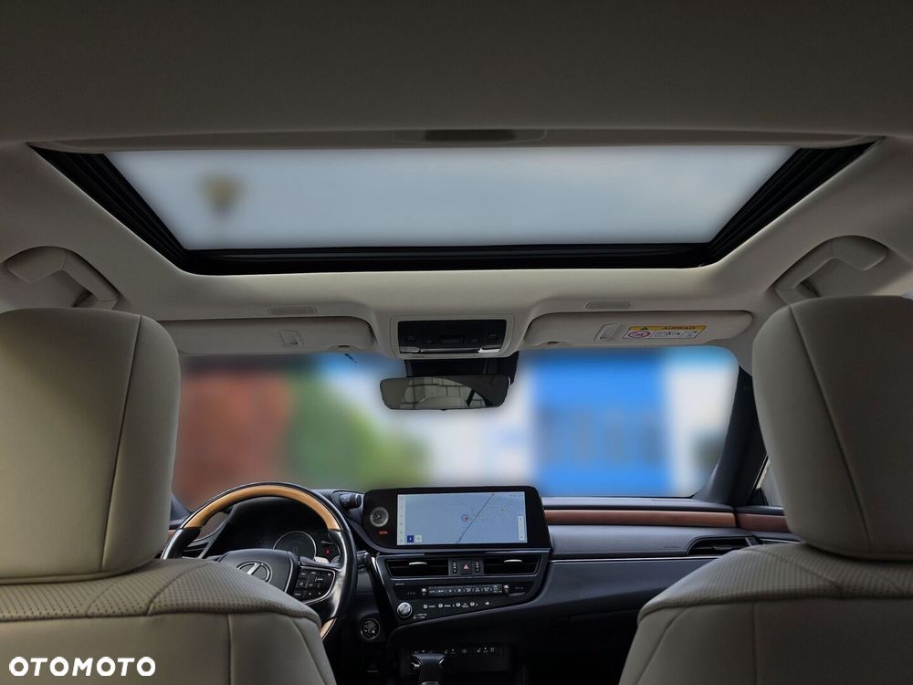 Lexus ES 300h Prestige - 27