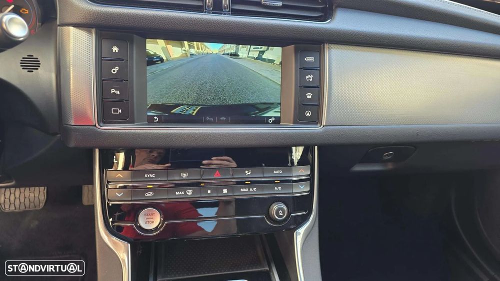 Jaguar XF 2.0 D Portfolio Aut. - 18