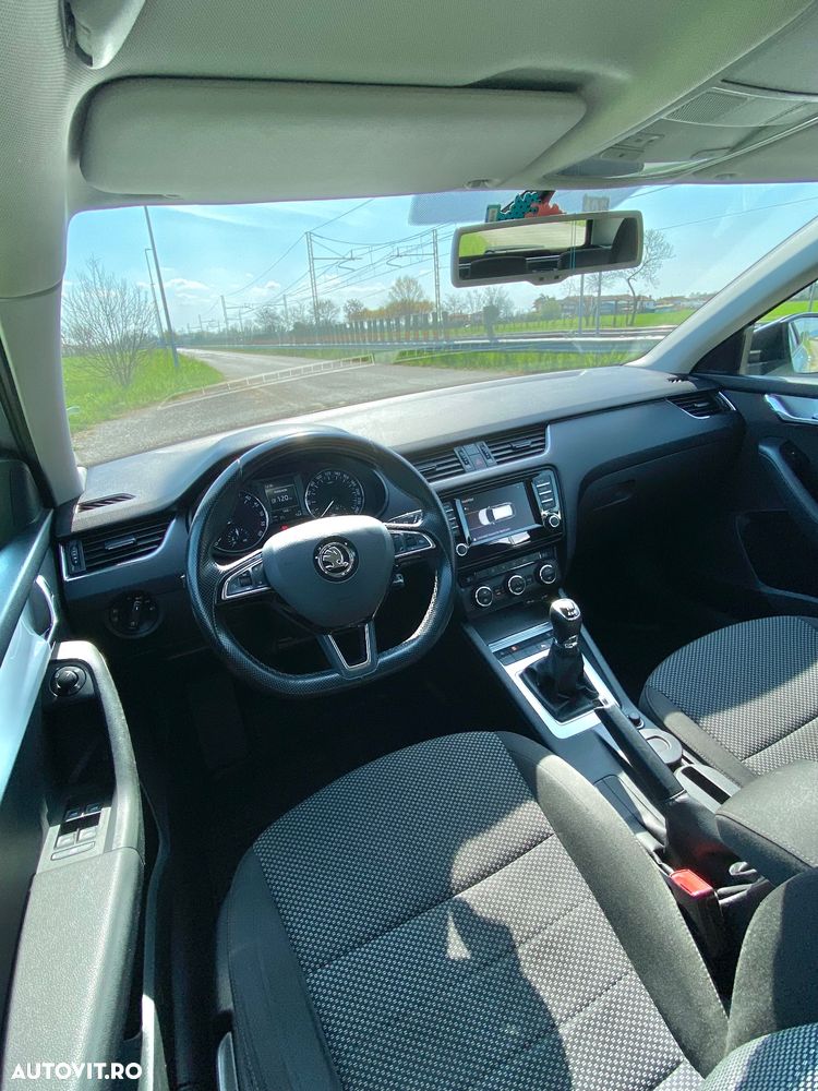 Skoda Octavia 1.6 TDI (Green tec) 4x4 Ambition - 6