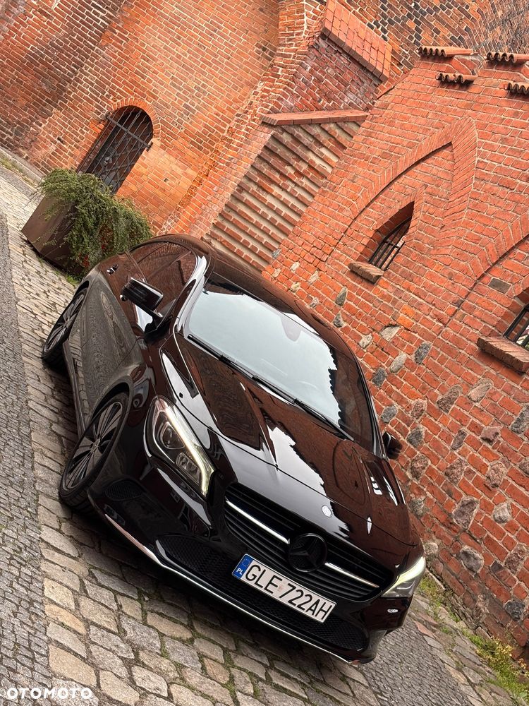 Mercedes-Benz CLA 180 7G-DCT AMG Line - 1