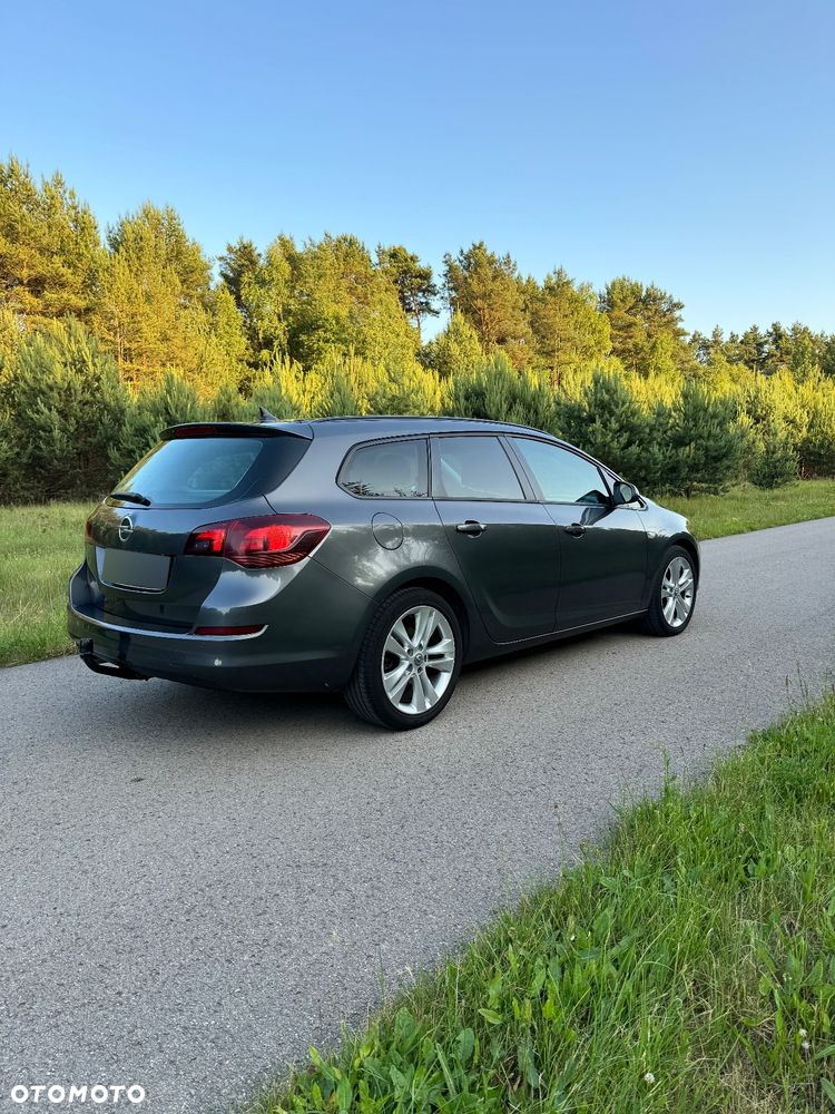 Opel Astra IV 2.0 CDTI Cosmo - 16
