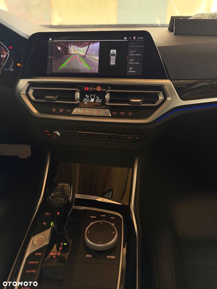 BMW Seria 3 320d xDrive - 37