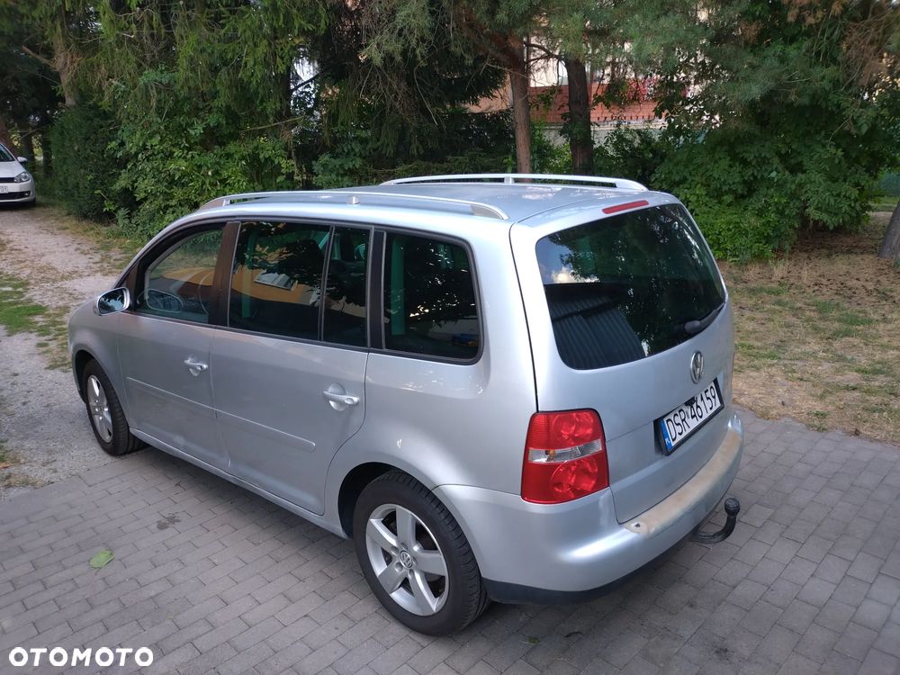 Volkswagen Touran 2.0 TDI DPF Highline - 6