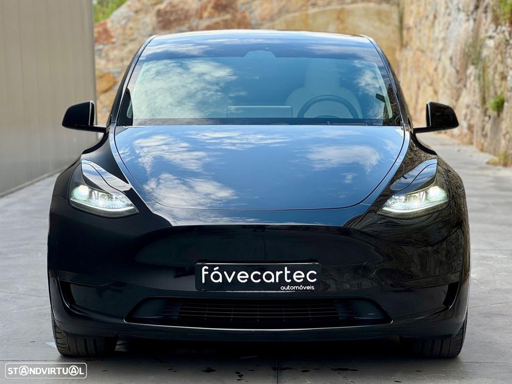 Tesla Model Y 2023 photo 2