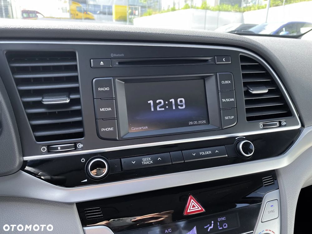 Hyundai Elantra 1.6 Comfort - 22