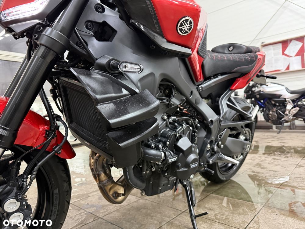 Yamaha MT - 27