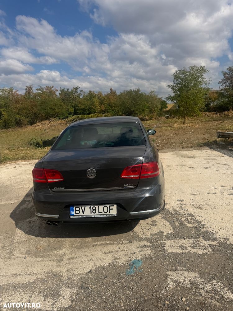 Volkswagen Passat - 4