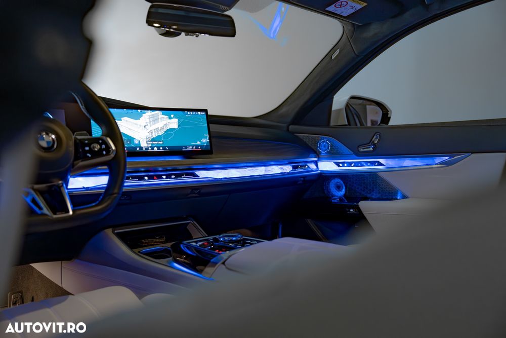 BMW Seria 7 740Ld xDrive MHEV - 33