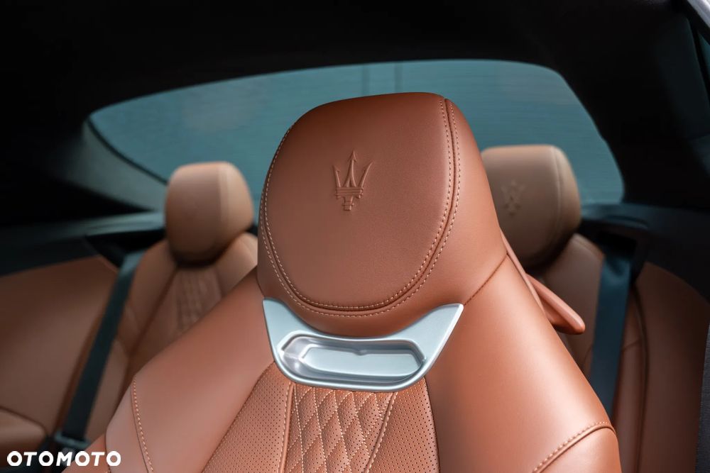 Maserati GranTurismo Modena - 15