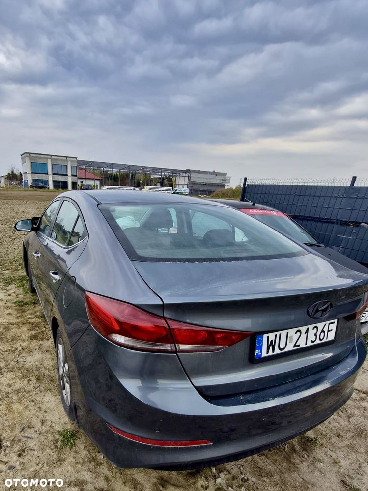Hyundai Elantra 1.6 Classic + - 4