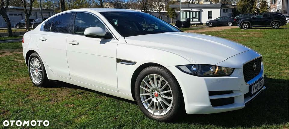 Jaguar XE - 2