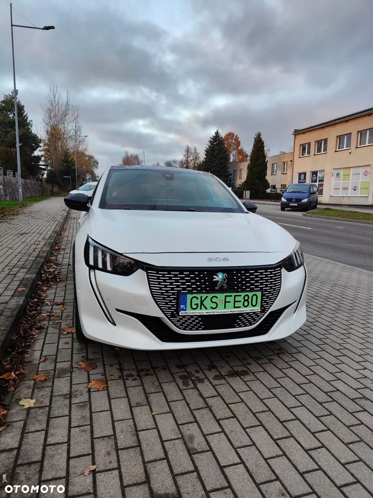 Peugeot 208 e-208 GT - 11
