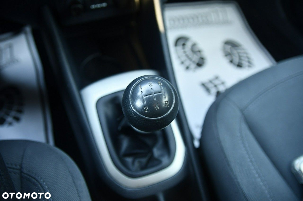 Kia Rio - 31