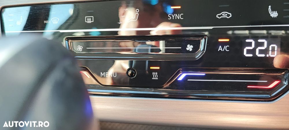 Volkswagen Passat 2.0 TDI SCR DSG Conceptline - 10