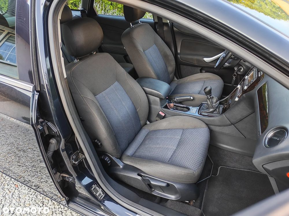 Ford Mondeo 2.0 Ghia X100 / X - 13