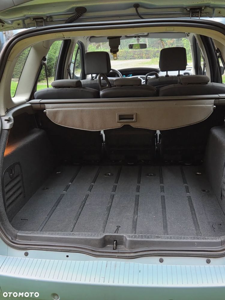 Renault Scenic 1.6 16V Infinity - 6