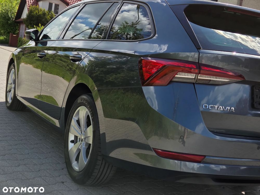Skoda Octavia 2.0 TDI DSG Edition - 10