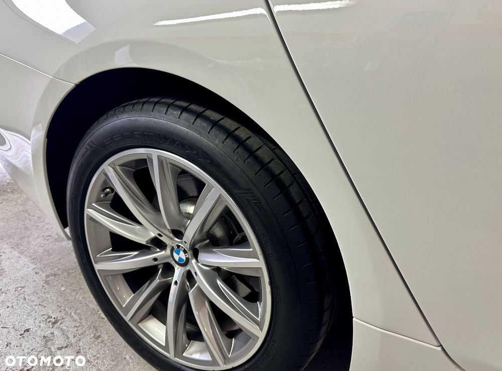 BMW Seria 5 530i xDrive Sport Line sport - 14