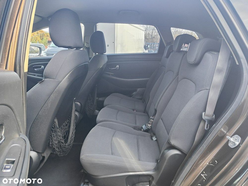 Kia Carens - 29