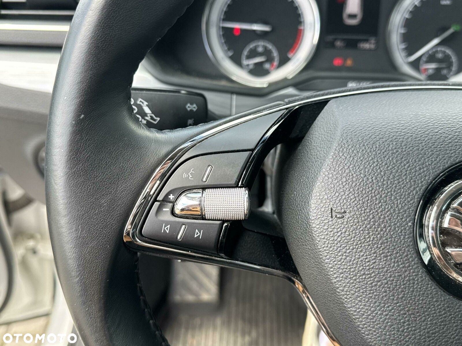 Skoda Superb 2.0 TDI Ambition DSG - 11