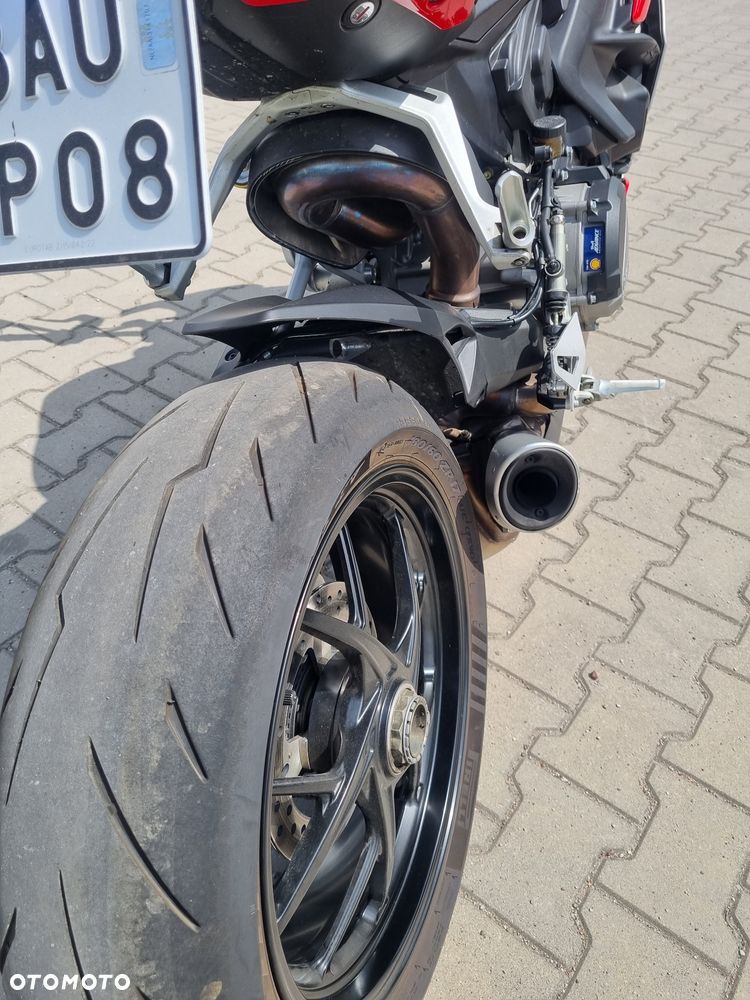 Ducati Streetfighter V2 - 14