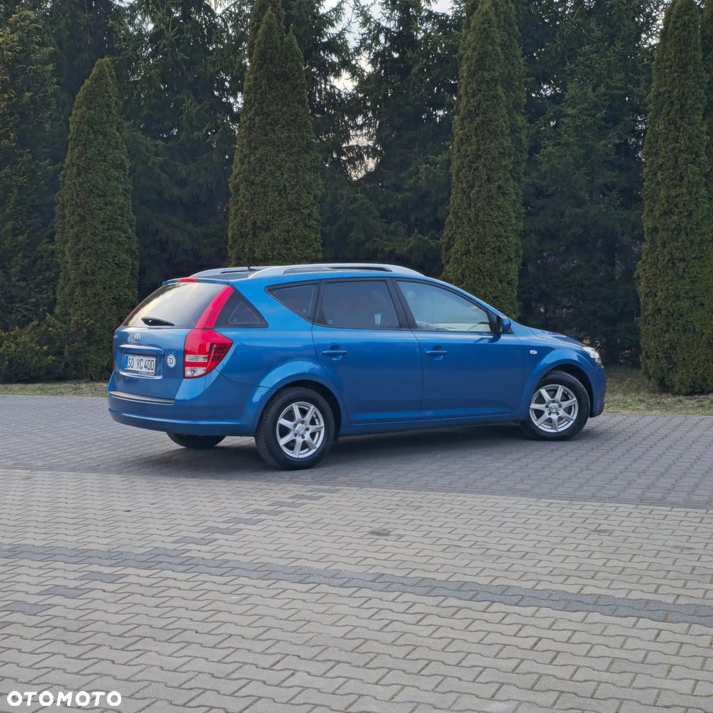 Kia Ceed - 16