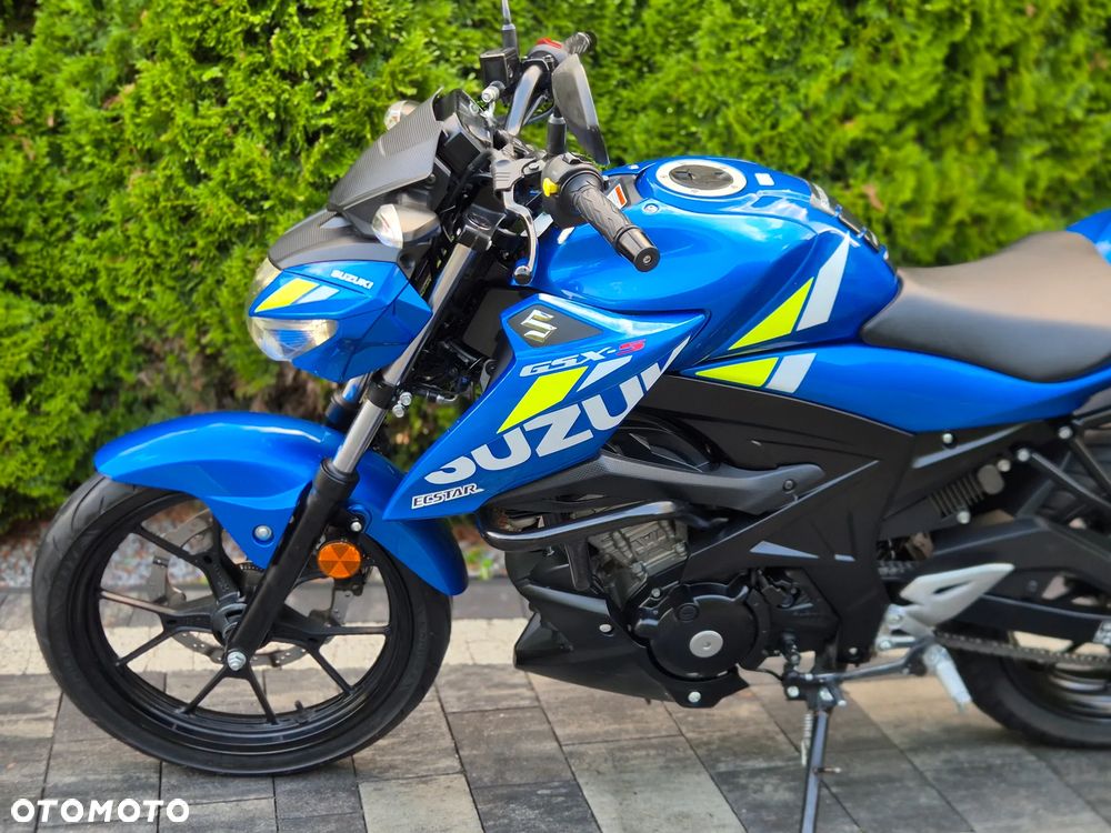 Suzuki GSX - 14
