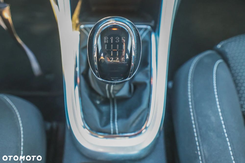 Opel Astra 1.6 T Cosmo - 18