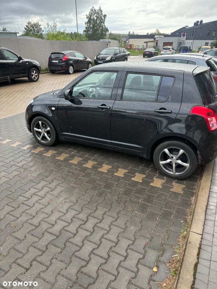 Suzuki Swift - 3