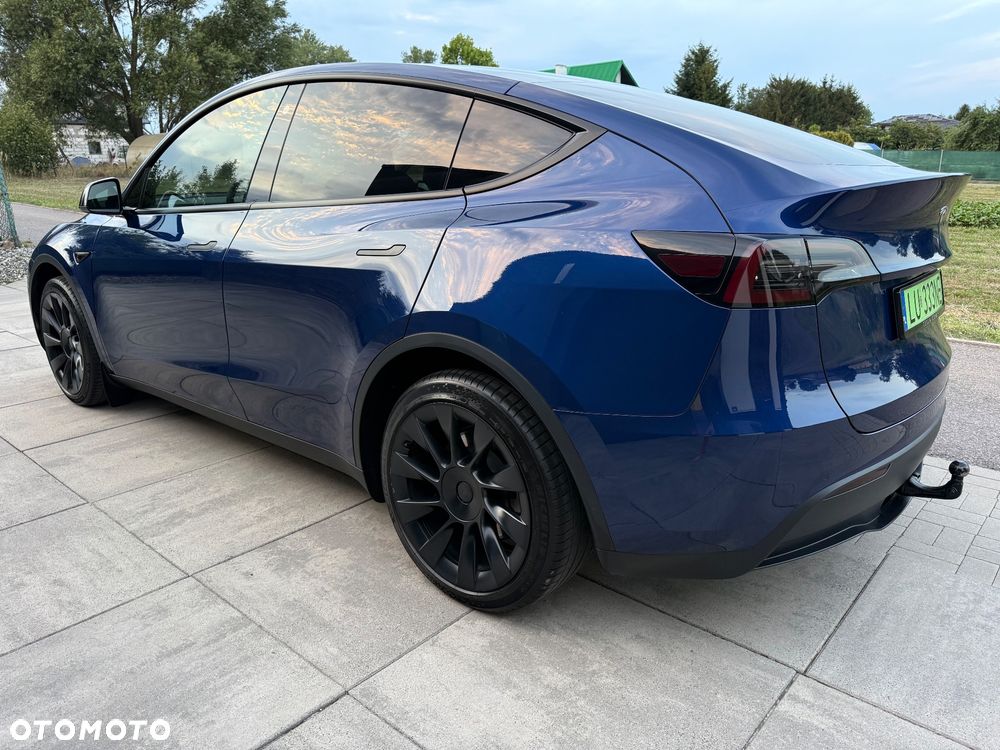 Tesla Model Y Long Range AWD - 10