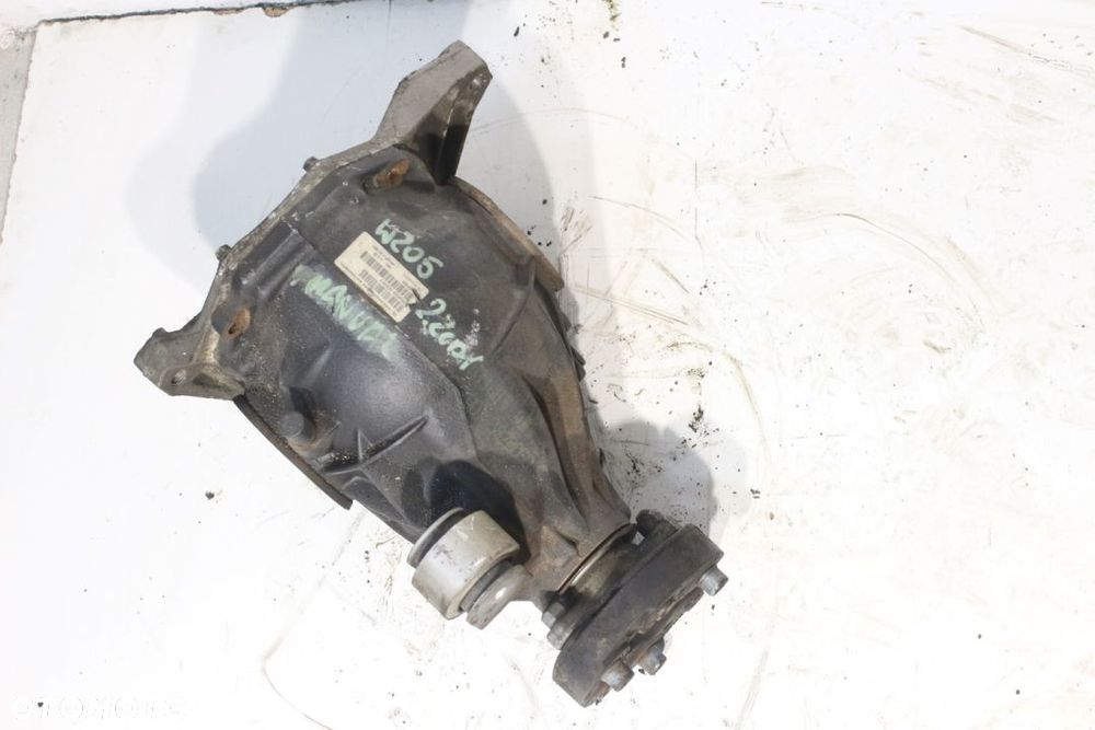 Most Dyferencjał Mercedes W205 2.2 CDI 2053503503 - 2