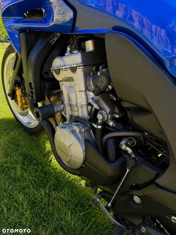 Honda CBF - 8