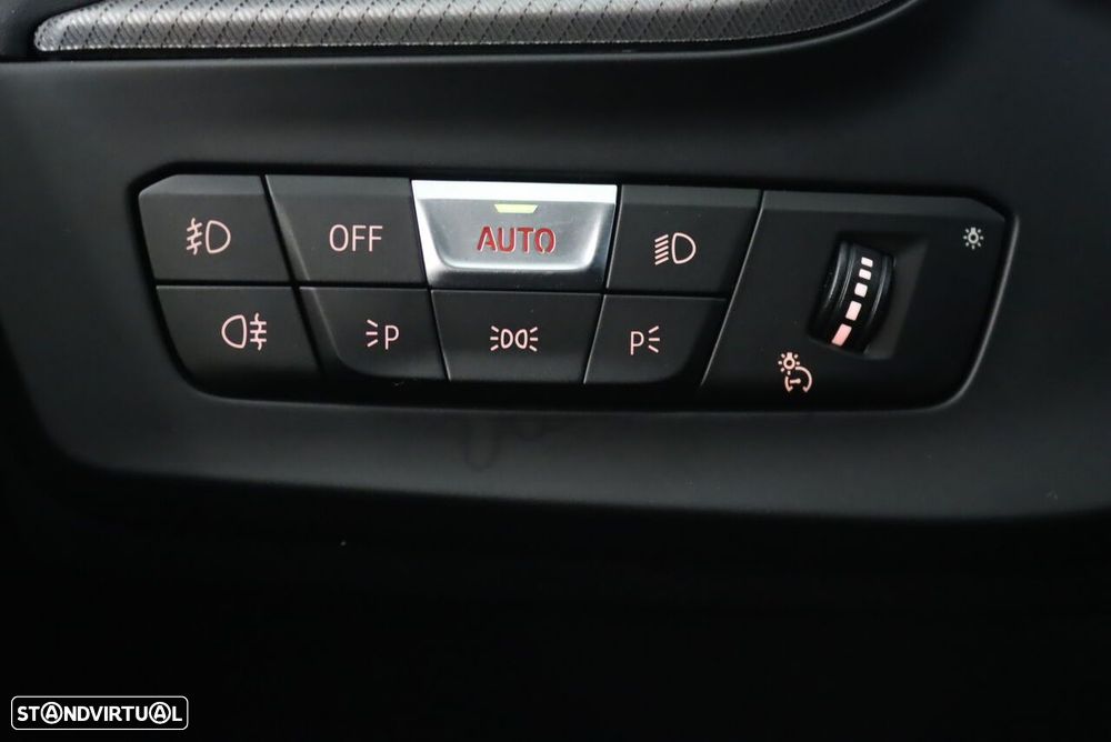 BMW 116 d Pack Desportivo M Auto - 19