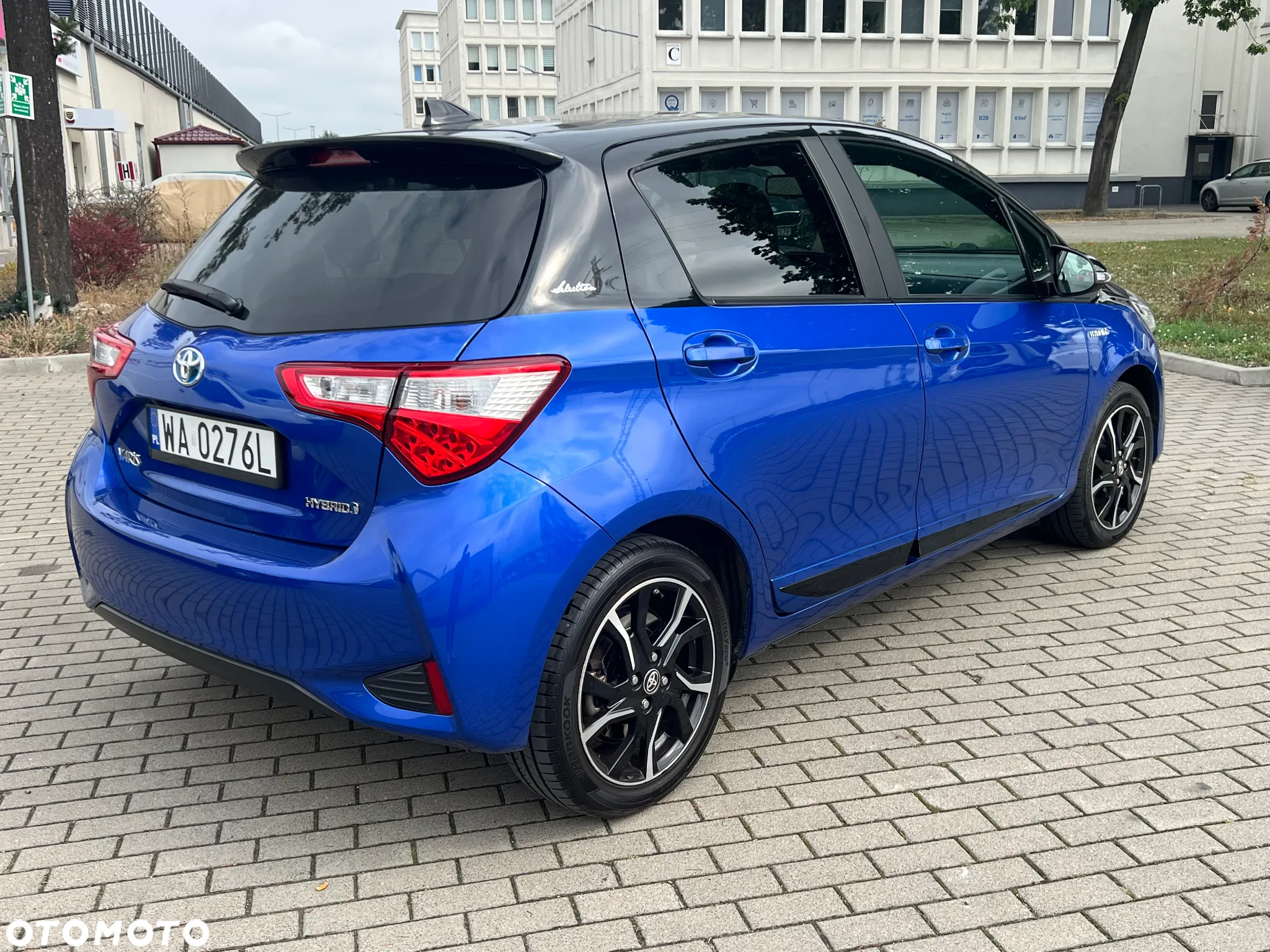 Toyota Yaris Hybrid 100 Selection Platinum - 4