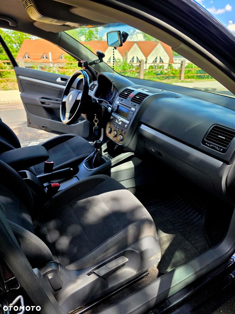 Volkswagen Golf - 11