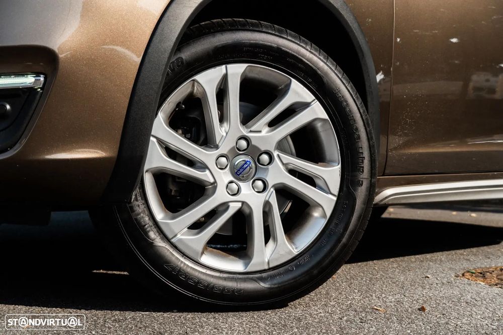 Volvo V60 Cross Country 2.0 D3 Momentum - 25