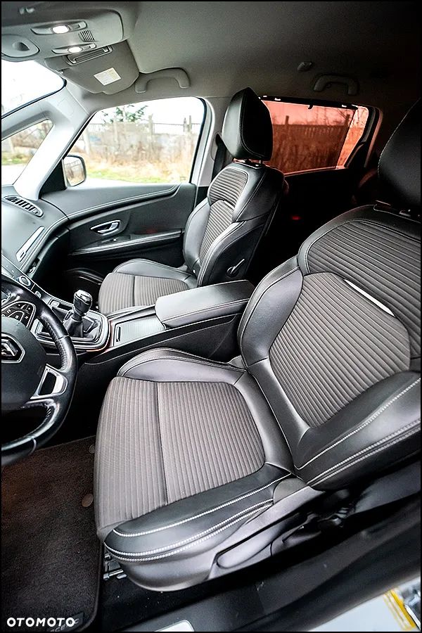 Renault Grand Scenic - 33