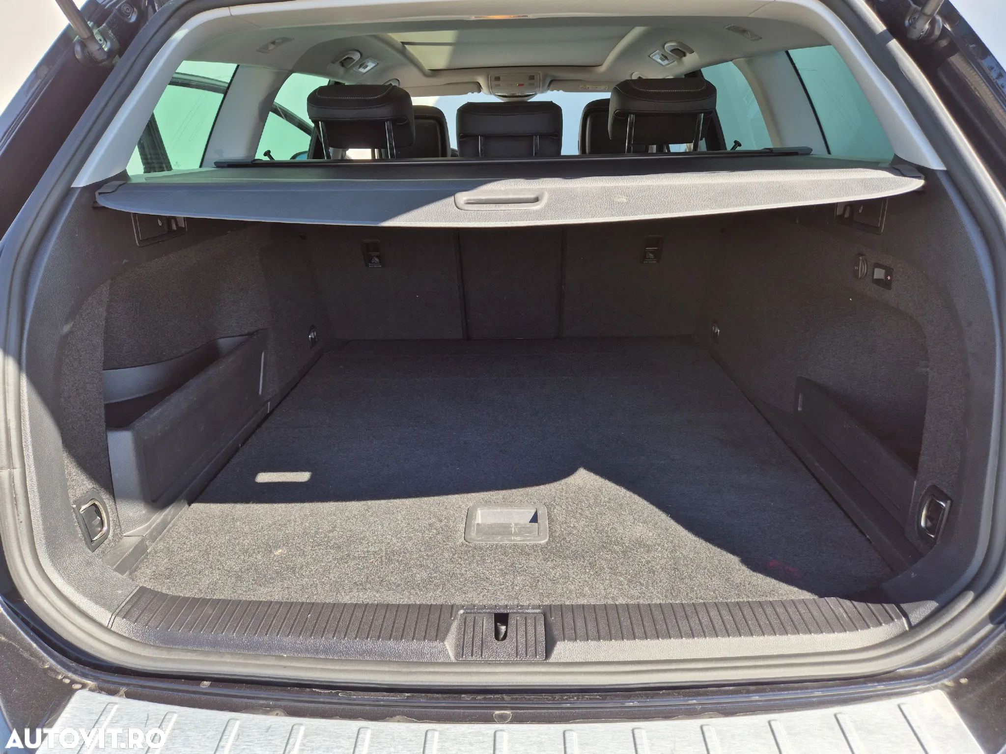 Volkswagen Passat Variant 2.0 TDI SCR DSG 4Motion Alltrack - 34