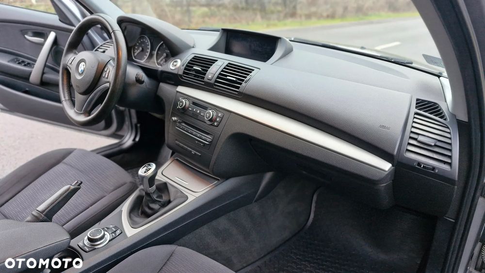 BMW Seria 1 118d DPF - 11