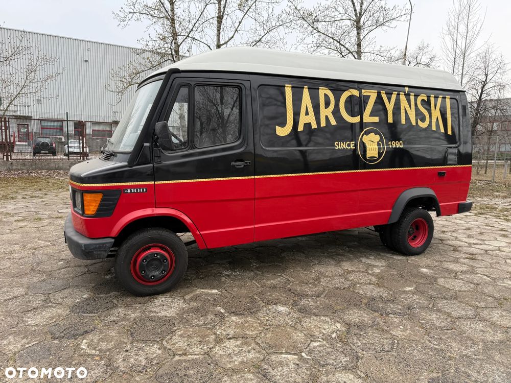 Mercedes-Benz 410 - 1