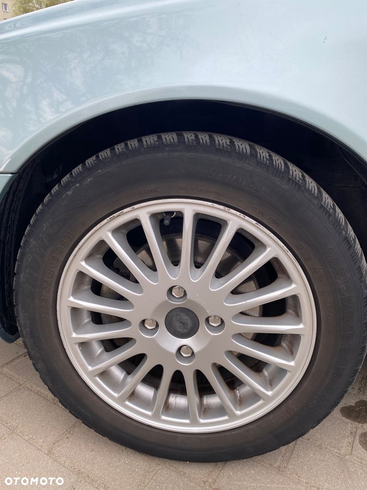 Volvo V40 1.9D - 23