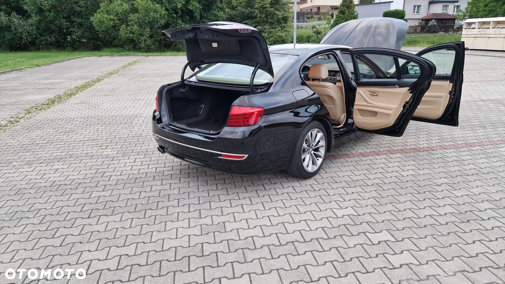 BMW Seria 5 525d Luxury Line - 9