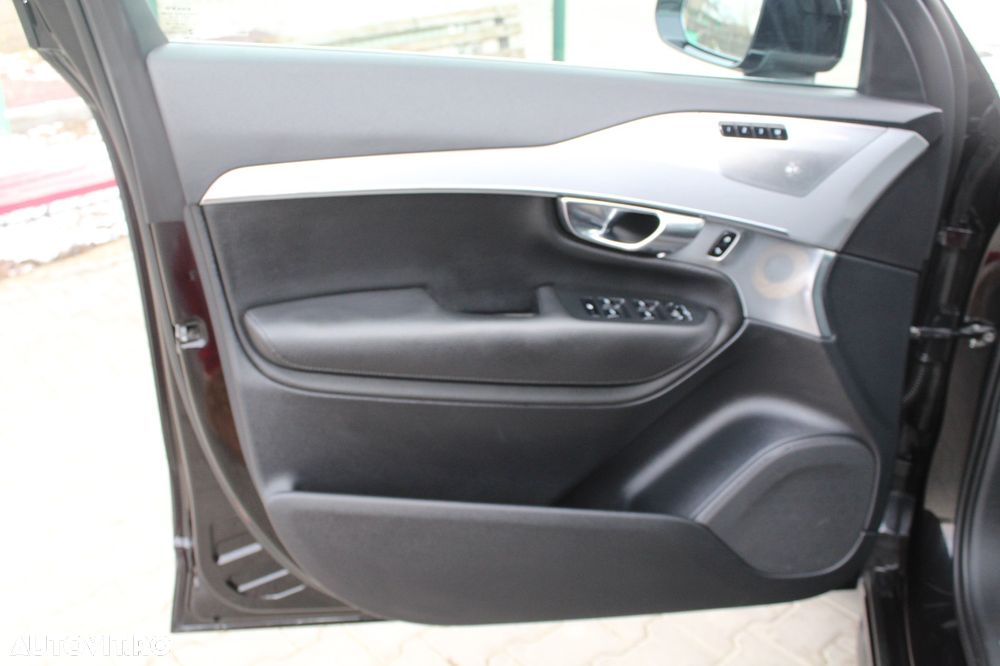 Volvo XC 90 D5 AWD Geartronic Momentum - 6